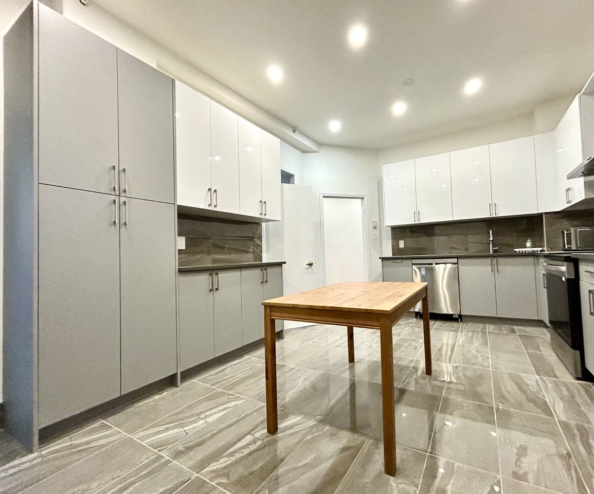 1103-1105 Avenue Laurier West - Photo 3 of 16