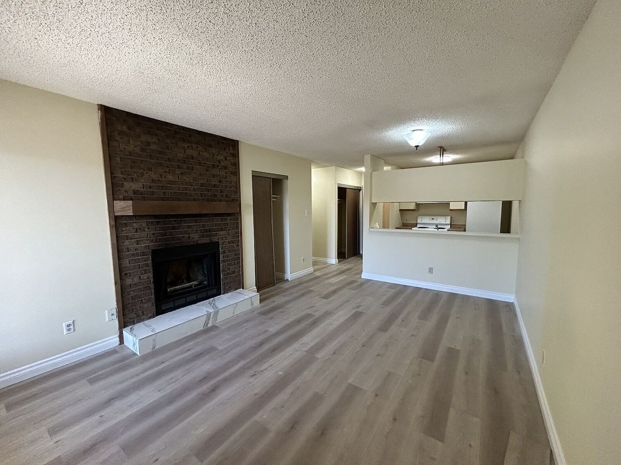 301 - 10136 160 Street Northwest - Photo 2 of 8