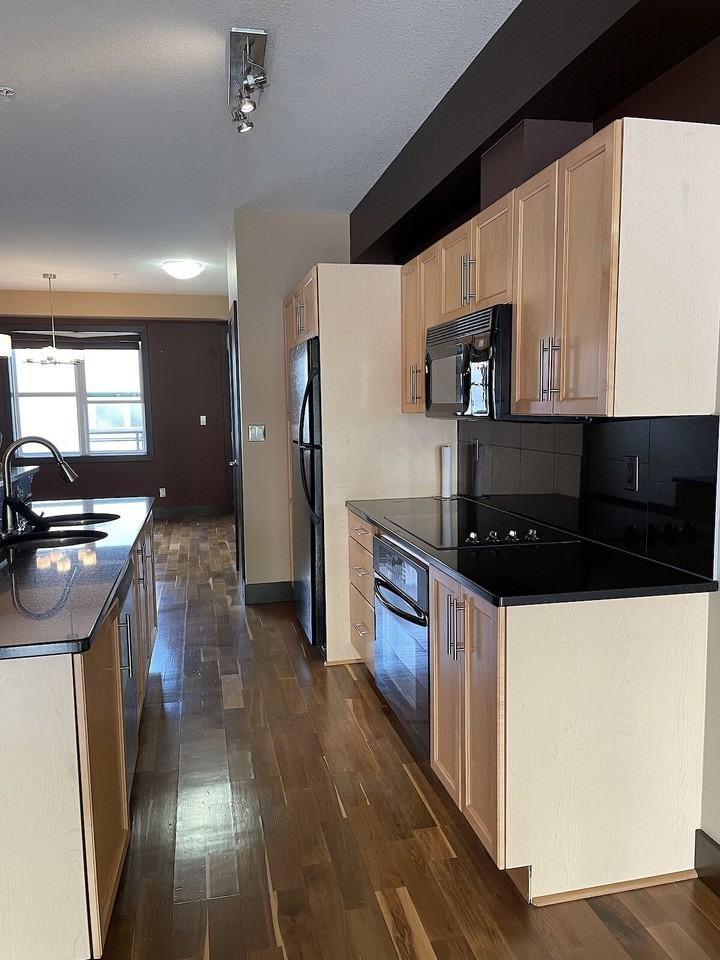 10503 98 Avenue Northwest 514, Edmonton, Alberta, Canada, T5K 0B2 - Photo 2 of 10