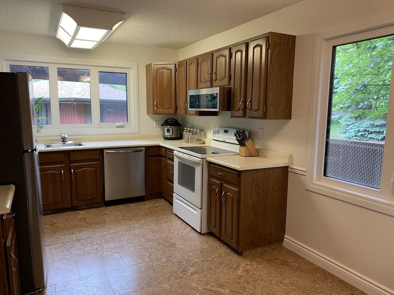 96 Lacombe Point, St. Albert, Alberta, Canada, T8N 3P7 - Photo 6 of 18