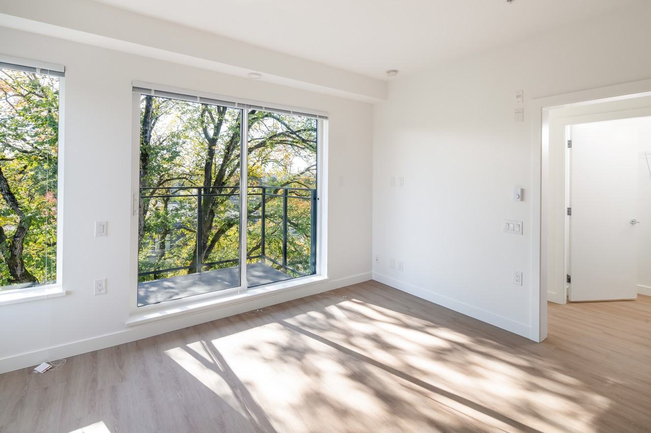 2075 West 12th Avenue - Photo 6 of 10