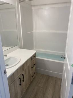 SF263 - 1 MONTH FREE - Modern 2 Bedroom - 1.5 Bathroom Townhome - Photo 4 of 10