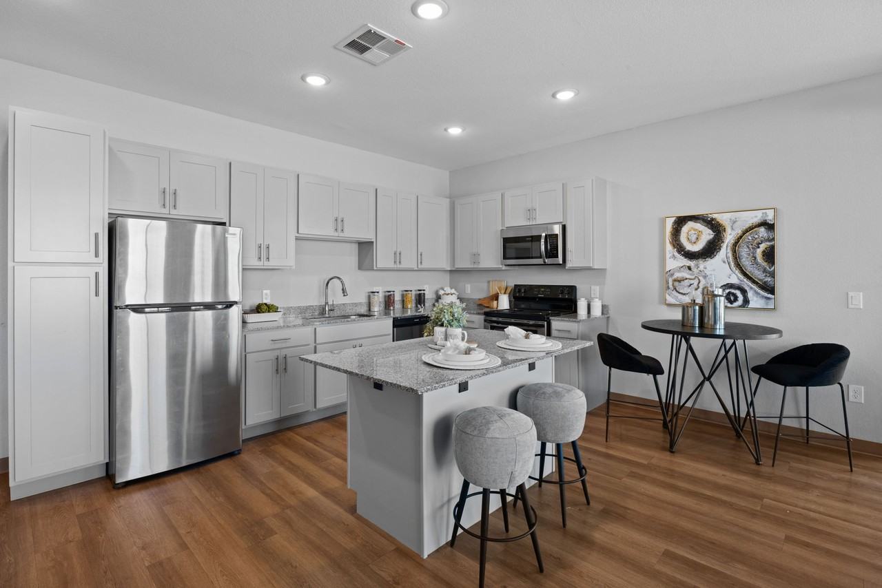 Copa Flats - Photo 4 of 50