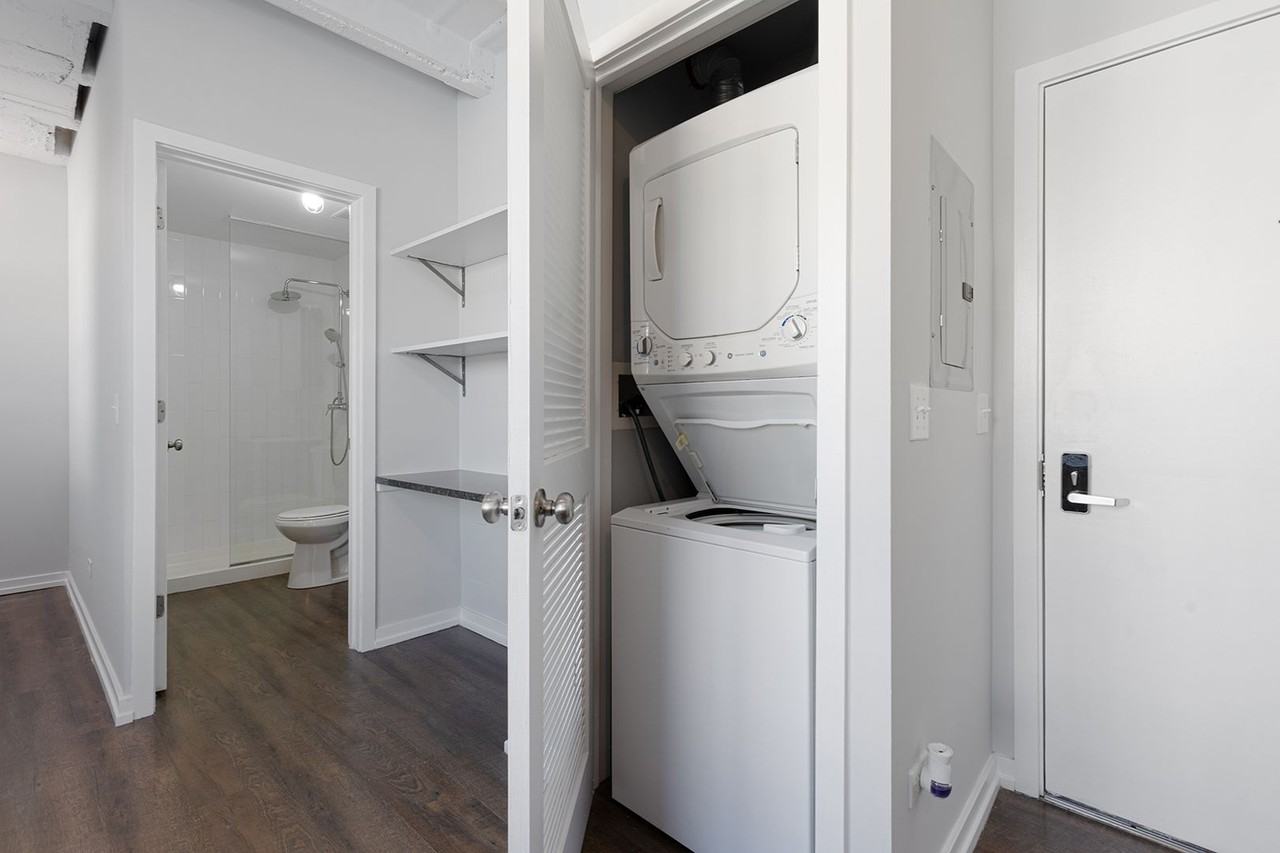 5718 N Winthrop Avenue - Photo 2 of 20