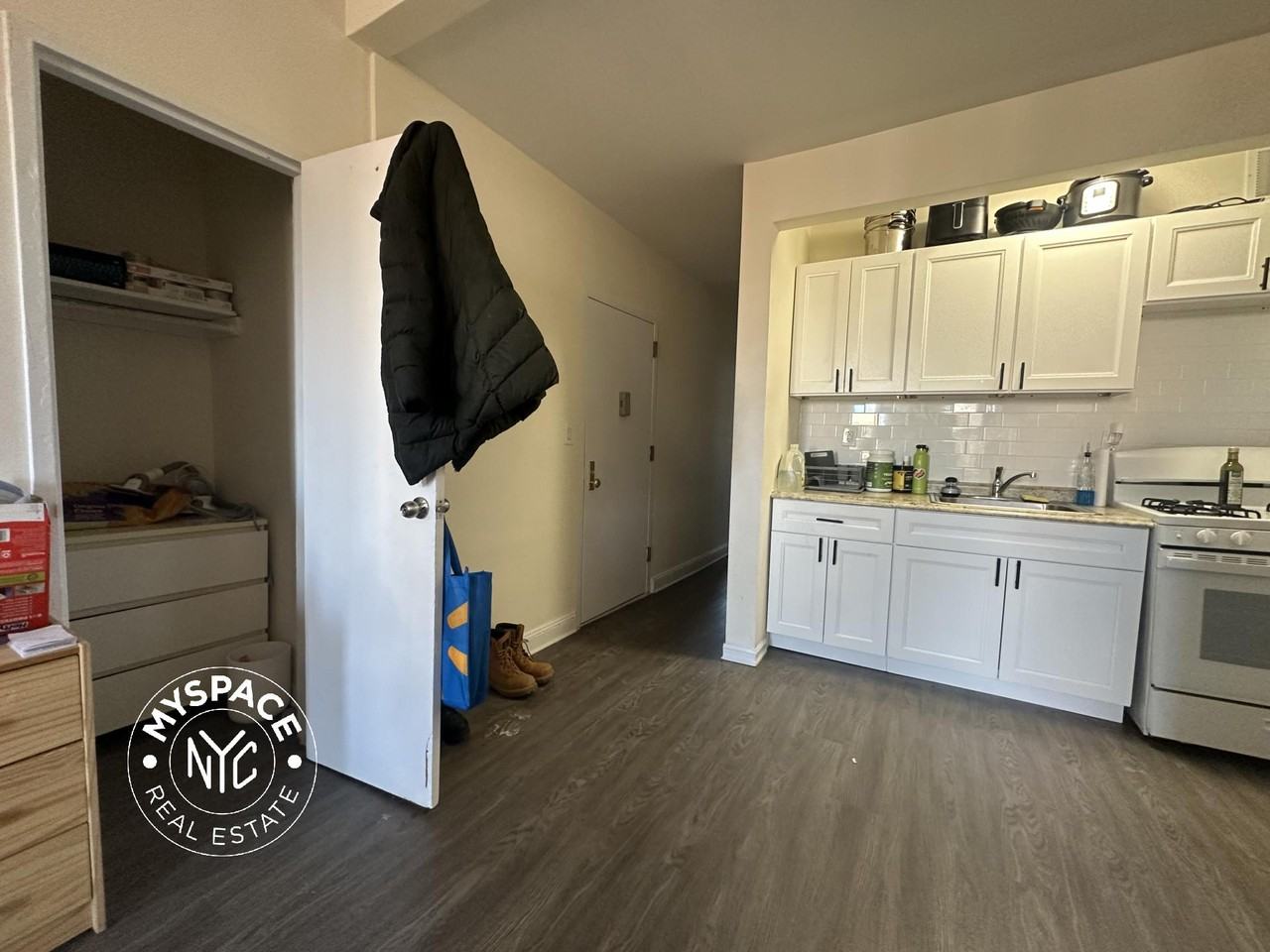 2081 5th Ave #4 - Photo 3 of 11