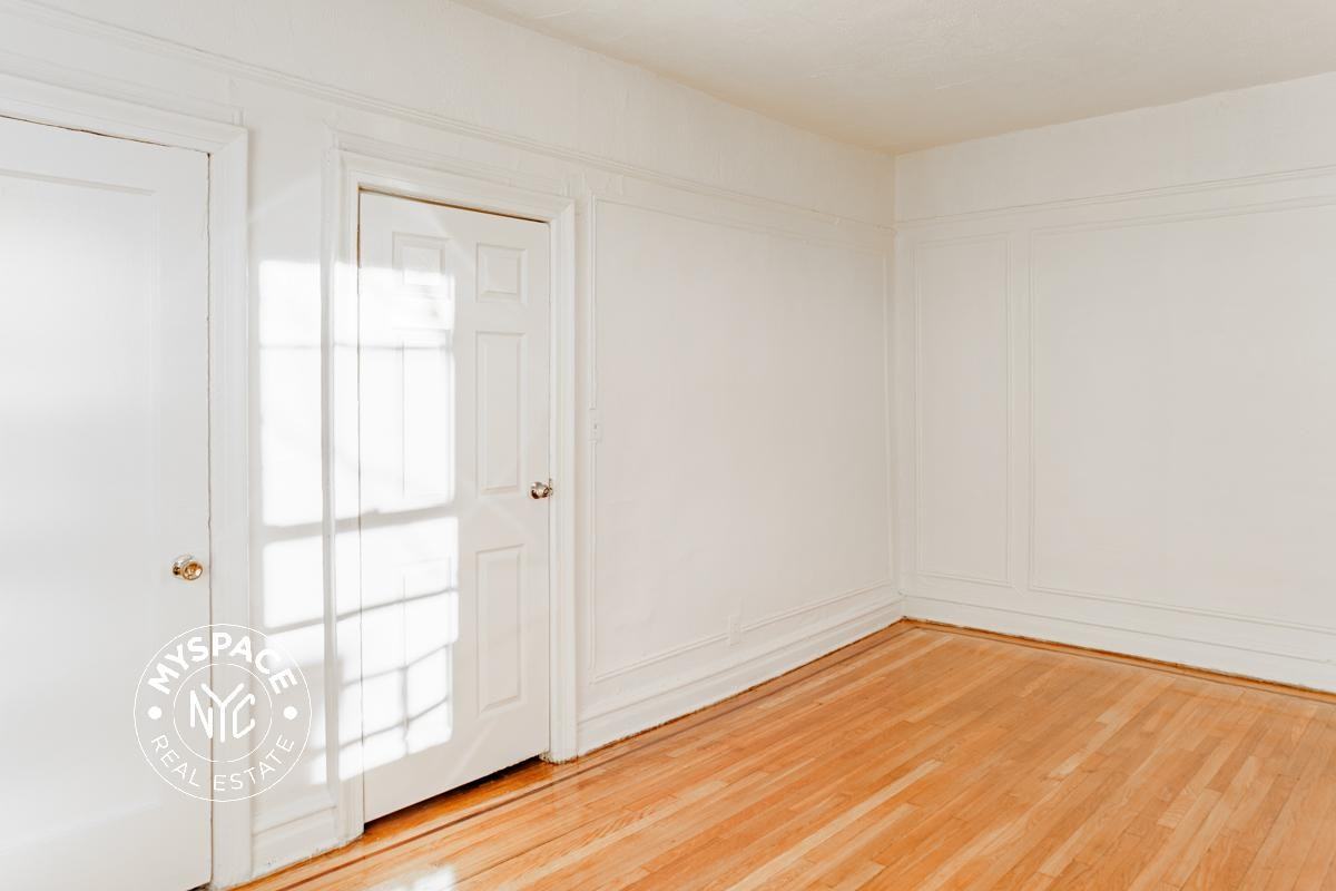 262 E 55th St #3a - Photo 7 of 12