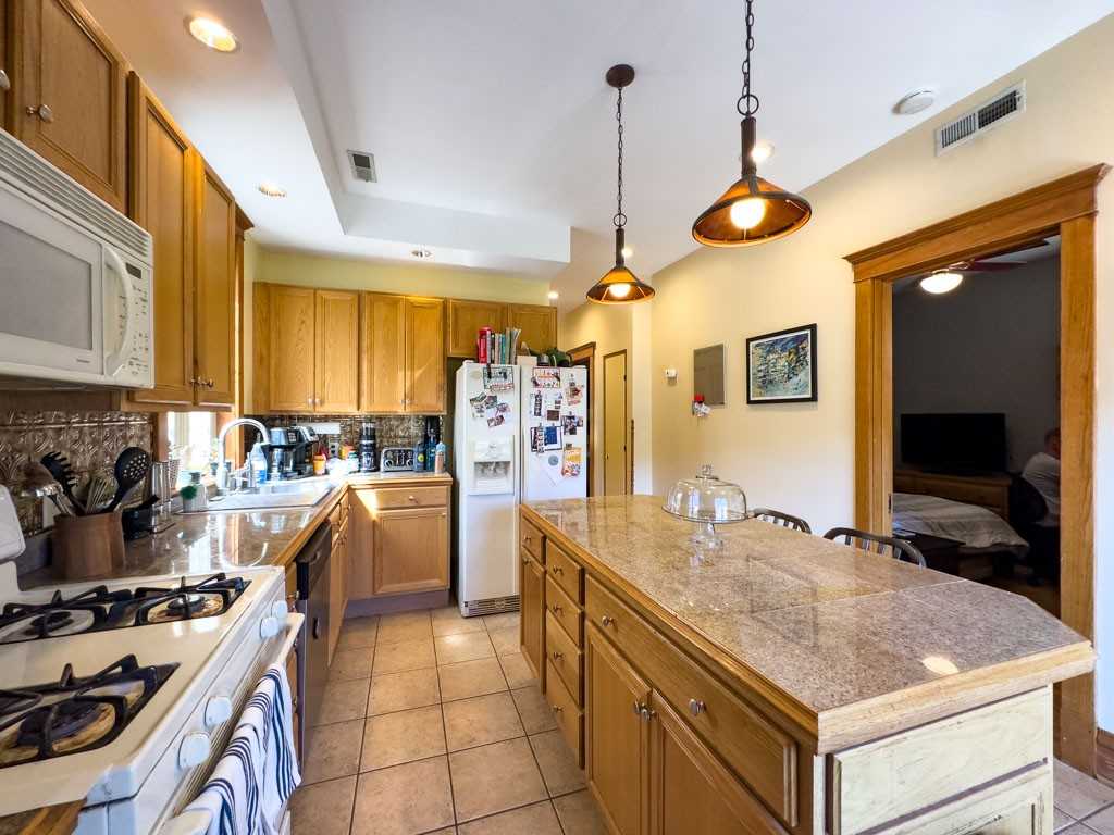 2711 N Kimball Ave #2 - Photo 3 of 21