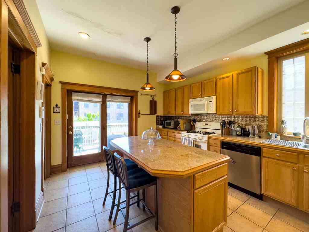 2711 N Kimball Ave #2 - Photo 5 of 21