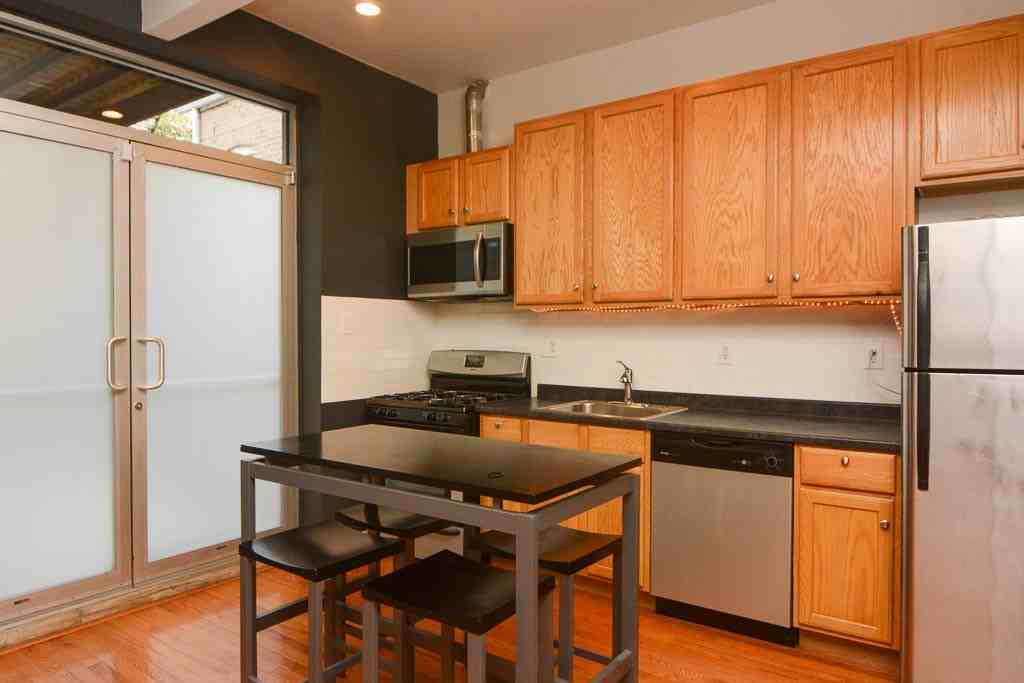 1450 W Blackhawk St #2 - Photo 4 of 20