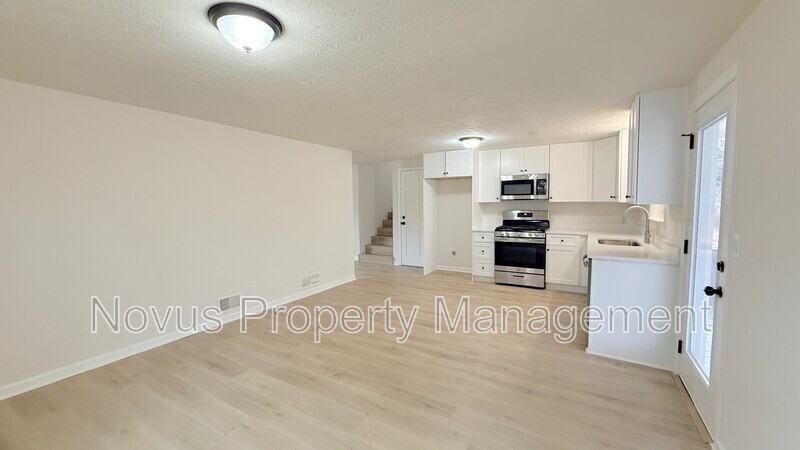 105 Woodbine Dr - Photo 5 of 16