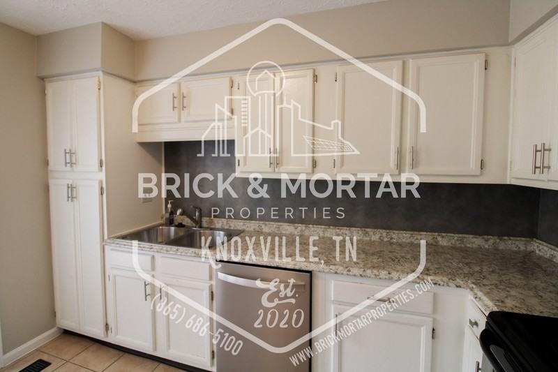 4007 Heather Ct - Photo 7 of 28