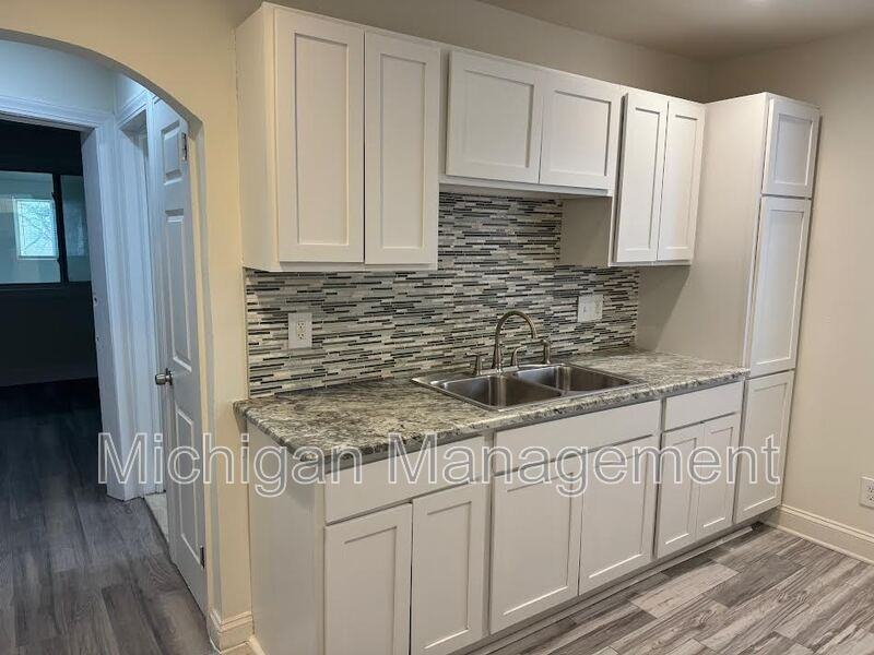 17164 Northlawn St - Photo 5 of 16