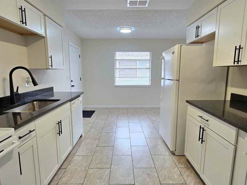 1738 E Fern Rd #1736 - Photo 4 of 15