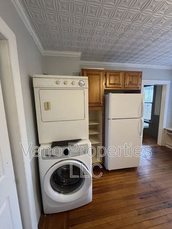 27 Lilac Ln #1 - Photo 5 of 13