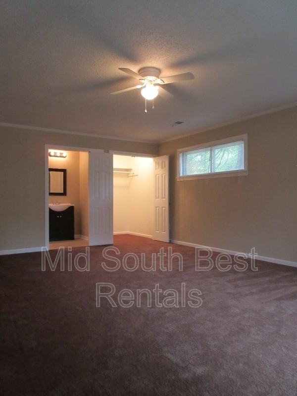 1440 Rolling Hills Dr - Photo 6 of 8