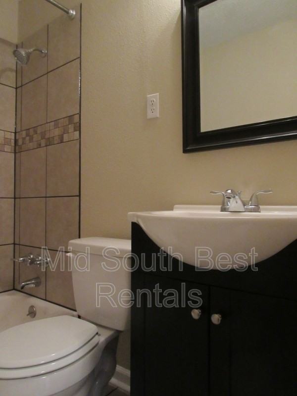 1440 Rolling Hills Dr - Photo 7 of 8