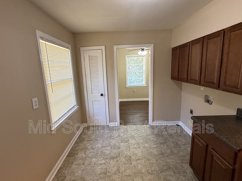 1870 Corning Ave - Photo 4 of 14