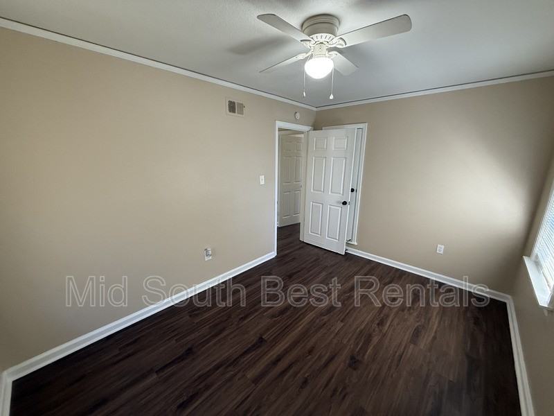 1870 Corning Ave - Photo 5 of 14