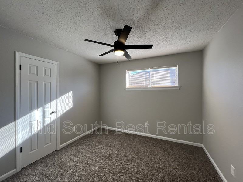 2422 Charjean Cv - Photo 6 of 10