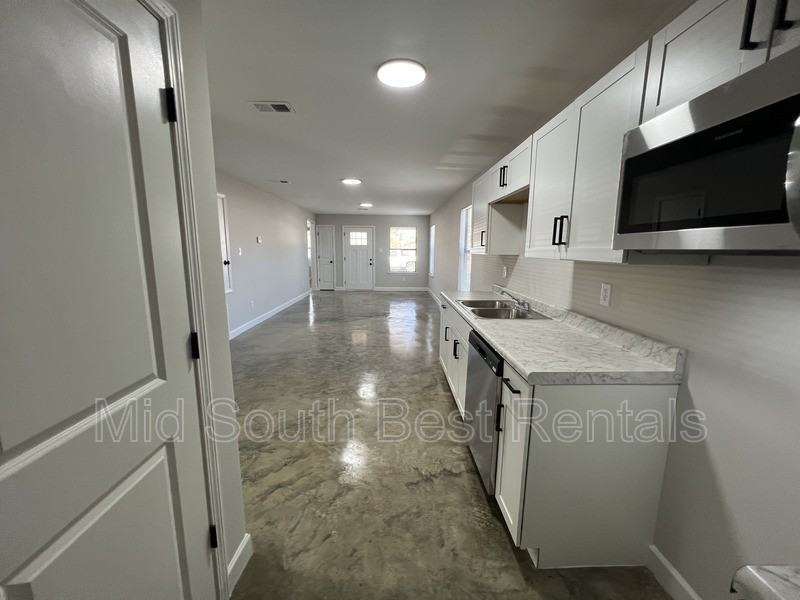 252 Dixie Rd - Photo 3 of 14