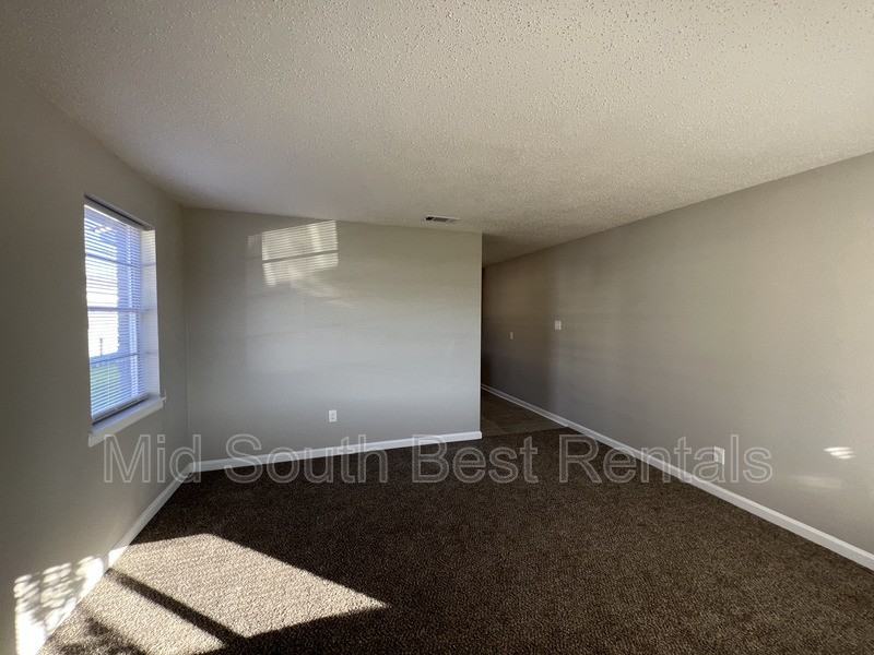 2420 Charjean Cv - Photo 7 of 12