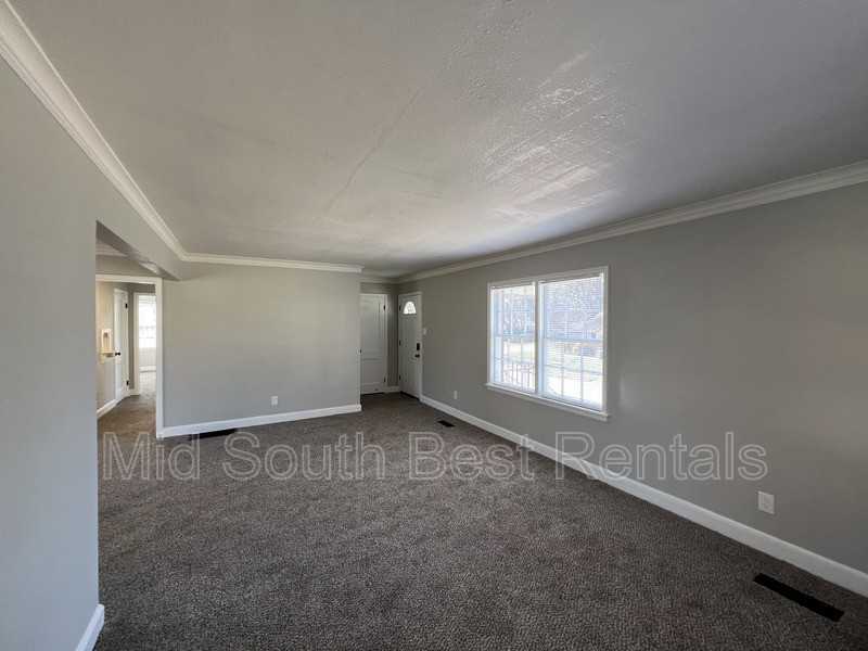 2066 Laramie St - Photo 7 of 15