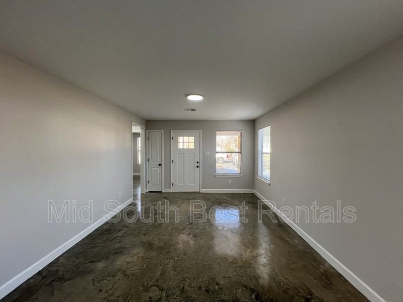 341 Dixie Rd - Photo 2 of 14