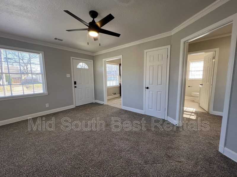 1071 Springdale St - Photo 7 of 10