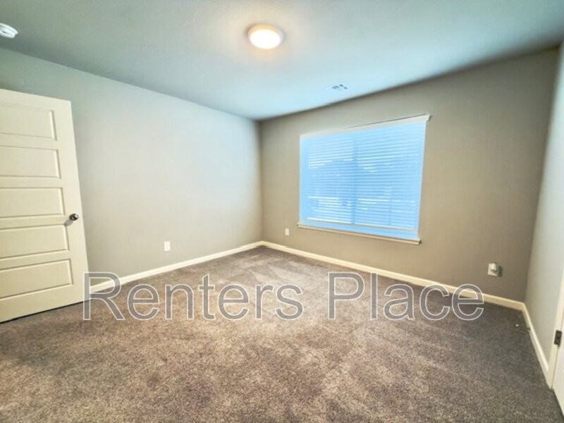 13936 S Ironwood Pl - Photo 3 of 21