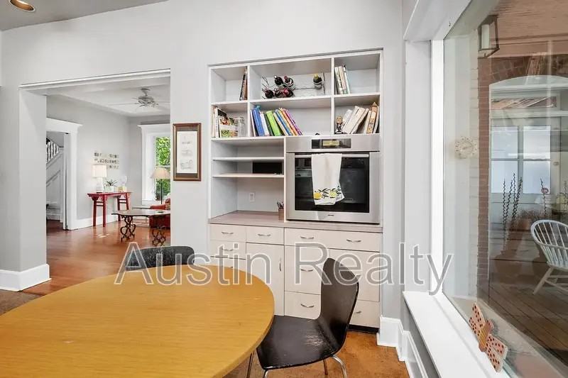 4388 Mcpherson Ave - Photo 4 of 21