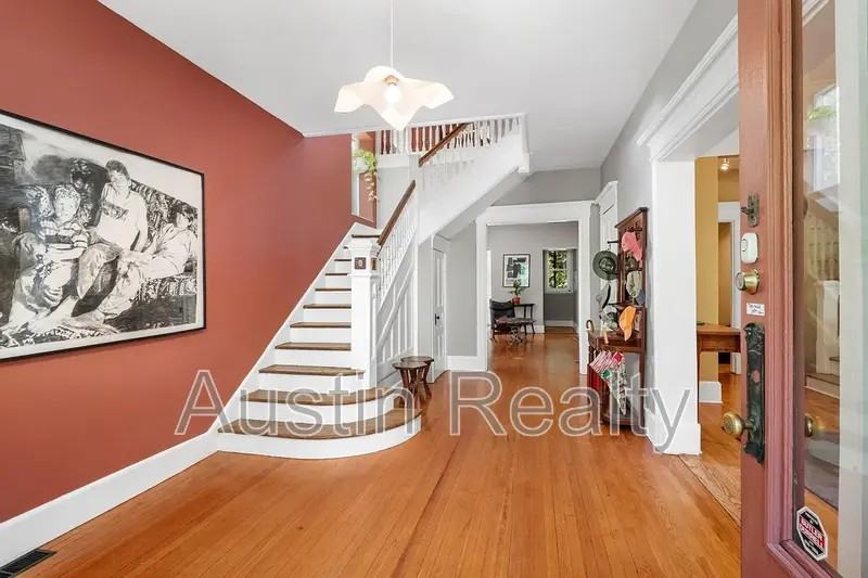 4388 Mcpherson Ave - Photo 5 of 21