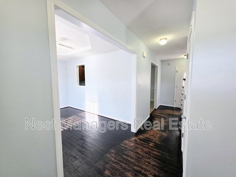 2604 Daniel Boone Ln - Photo 2 of 24