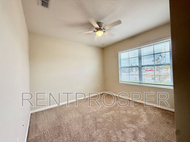 3005 Country Club Cir - Photo 4 of 20