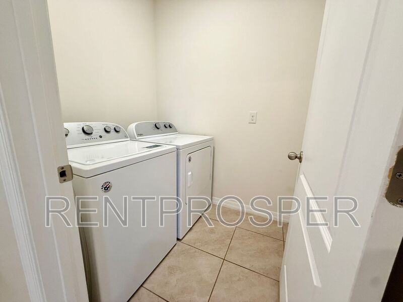 3005 Country Club Cir - Photo 6 of 20