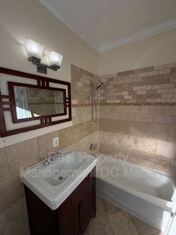 3538 13th St Nw #3 - Photo 6 of 22