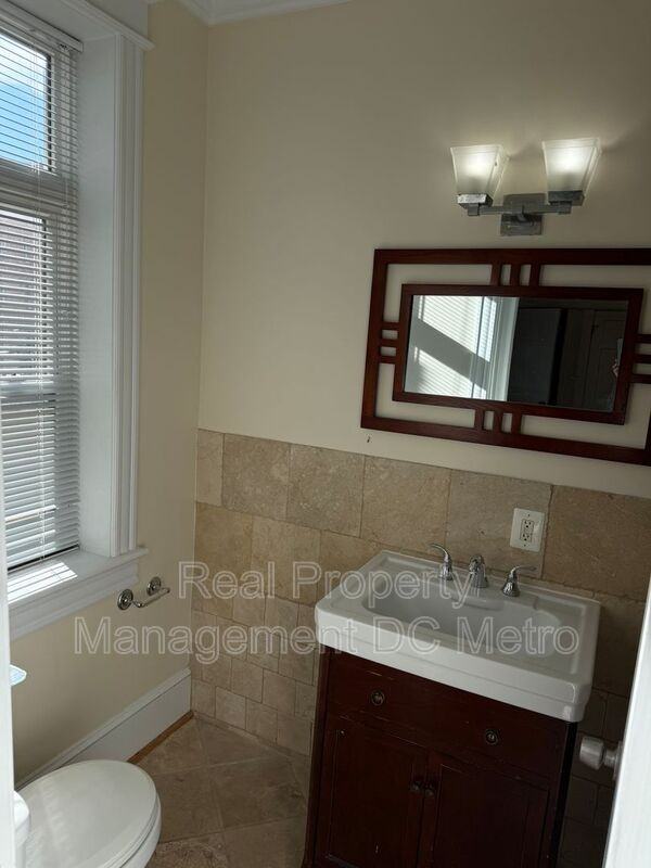 3538 13th St Nw #3 - Photo 7 of 22