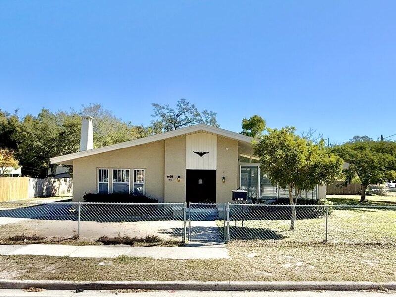 1013 23rd St W - Photo 3 of 50