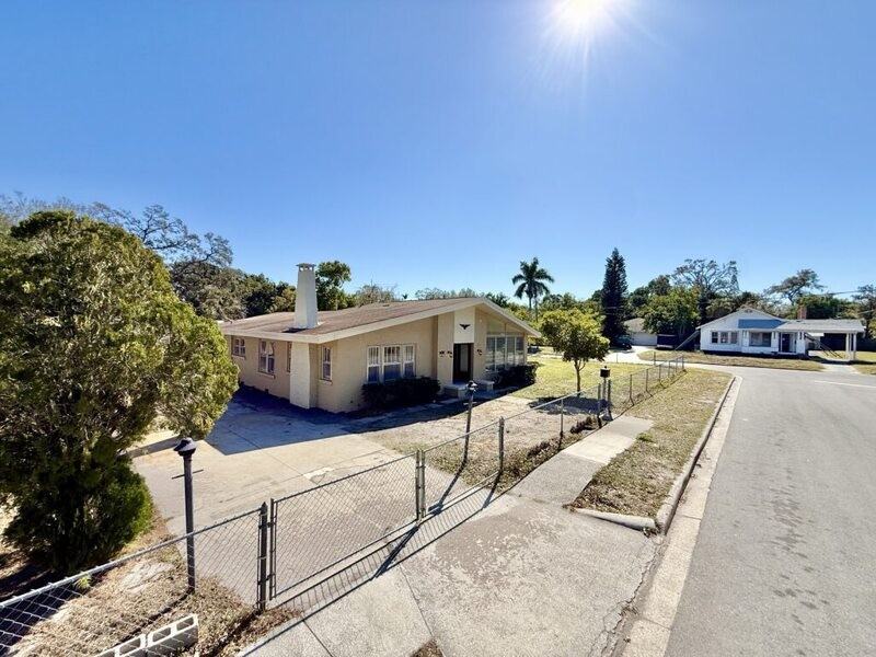 1013 23rd St W - Photo 6 of 50