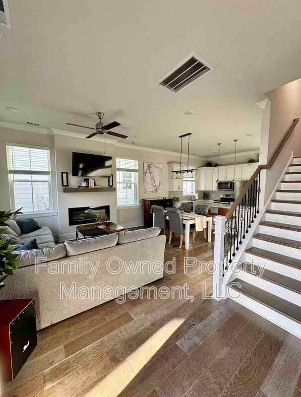 8608 Bowen Corner Ave - Photo 2 of 17