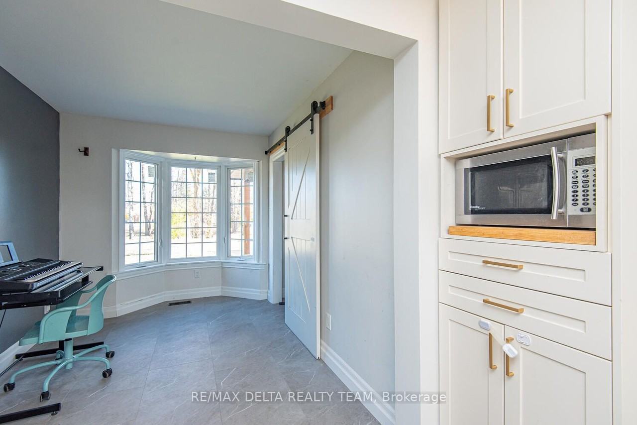 276 Turnstone Crt - Photo 6 of 50