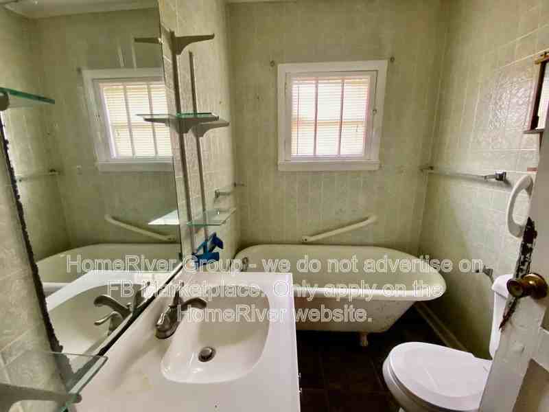 1713 Rubio St - Photo 5 of 14