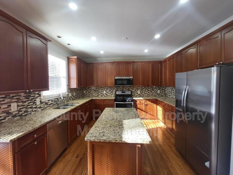 1328 Whisperwood Ln - Photo 7 of 46