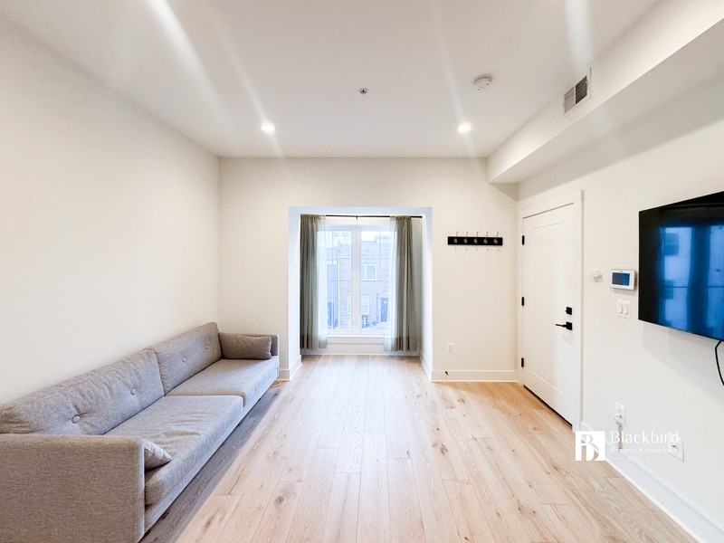 1011 18th St Ne #6 - Photo 6 of 24