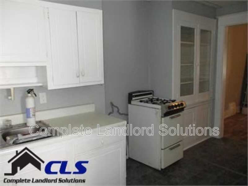 1233 S 10th St - Photo 3 of 5