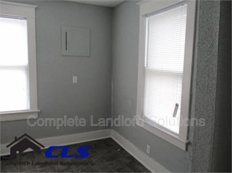 1233 S 10th St - Photo 4 of 5