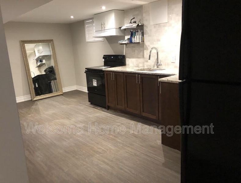 322 East 17th St - Photo 3 of 10