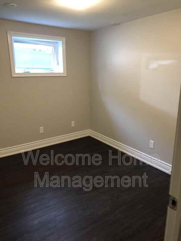 322 East 17th St - Photo 6 of 10