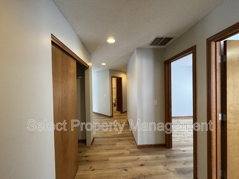 829 Willen Ln - Photo 2 of 18