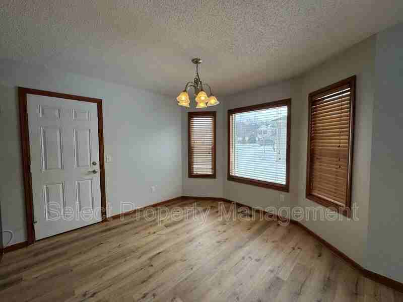 829 Willen Ln - Photo 5 of 18