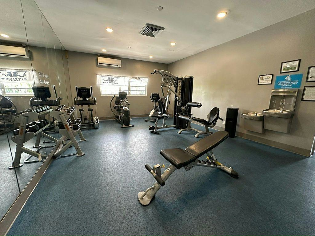 5220 Sw 33rd St - Photo 7 of 22